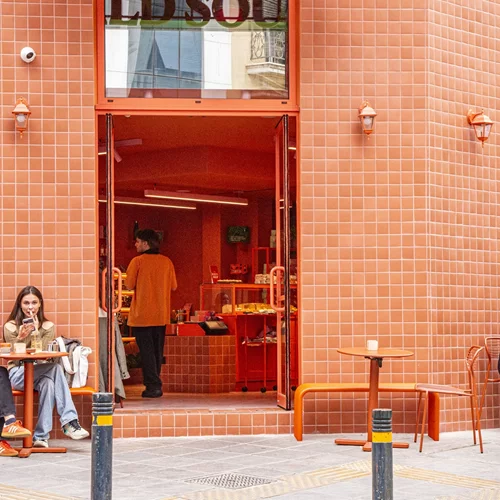 Φαγητό, ποτό και socializing στην Καψάλη, τη νέα πιάτσα του Κολωνακίου