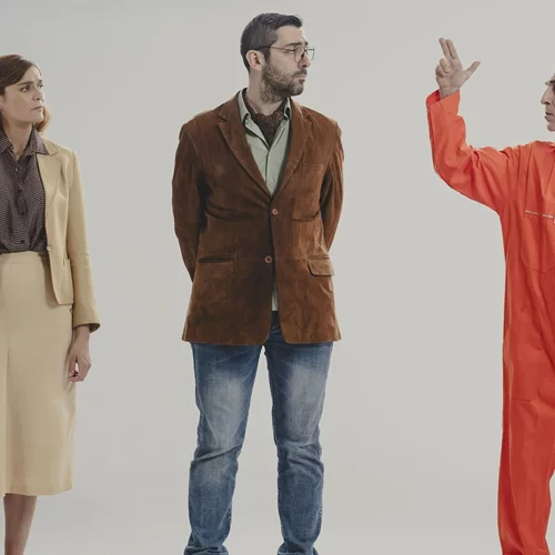 "Intra Muros" του Αλεξίς Μισαλίκ – Ένα prison drama στο Θέατρο του Νέου Κόσμου