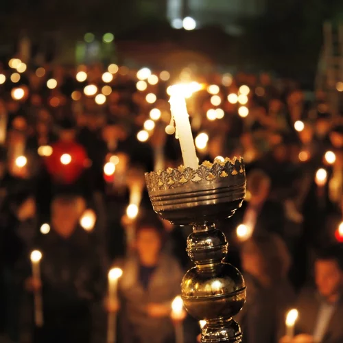 Κατάνυξη στις ομορφότερες αθηναϊκές εκκλησίες για Επιτάφιο και Ανάσταση