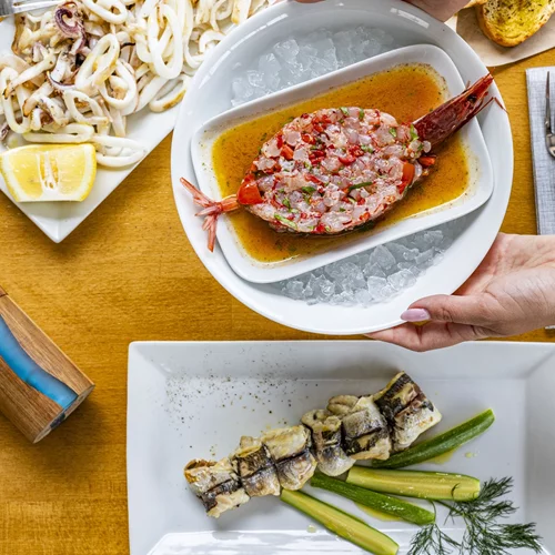 Στη Λαχαναγορά του Ρέντη συναντάς ένα τα κορυφαία ψαρομάγαζα της Αθήνας