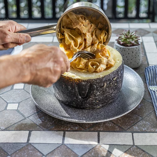 Η διαχρονική ελεγκάντσα του Παλαιού Φαλήρου