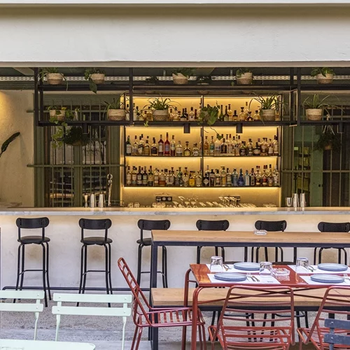 "34 Athens": Ένα νέο bar restaurant κρύβεται στην Καρύτση