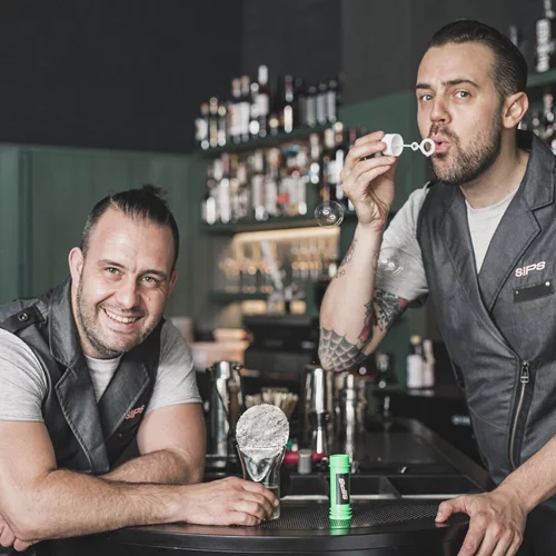 Simone Caporale, πώς είναι να 'τρέχεις' το καλύτερο μπαρ του κόσμου;