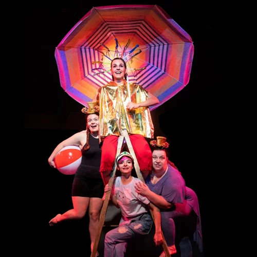 "Ι-δανικά όνειρα" μάς πηγαίνουν στα σύννεφα στο θέατρο Ελέρ