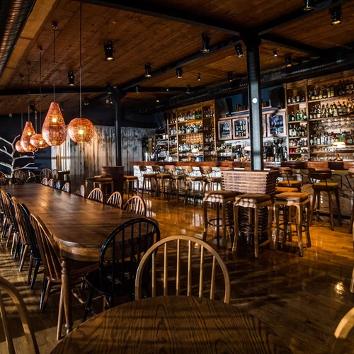 Για ένα τελευταίο ποτό στο Theory