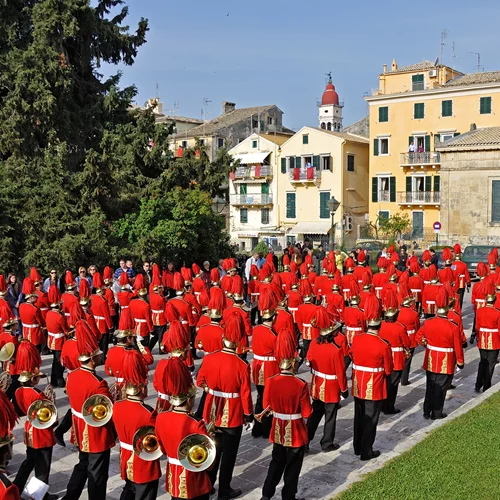 Πάσχα στην Ελλάδα: Βάλαμε σε σειρά κατάταξης τους καλύτερους προορισμούς