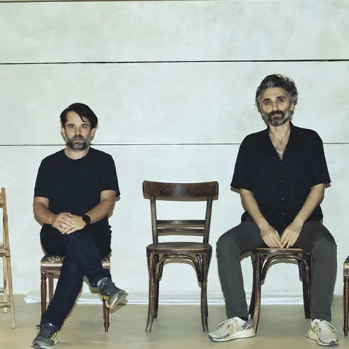 Πέντε Ρομά και δύο μπαλαμοί μιλούν για τη δική τους "Romaland"