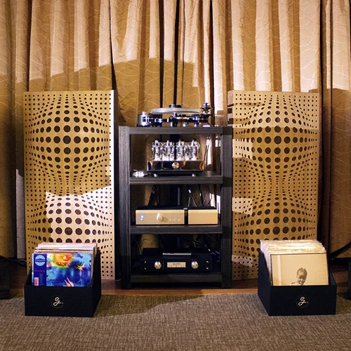 Στα Εξάρχεια, για το πρώτο listening bar της πόλης