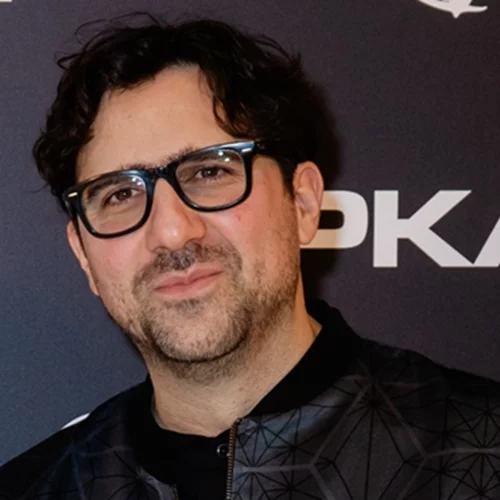 Ο Γιώργος Ζώης μιλά στο "α" μετά τη νίκη του "Αρκάντια" στα βραβεία Ίρις