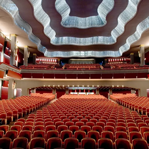 Πώς θα δεις τις παραστάσεις του Παλλάς με μειωμένη τιμή