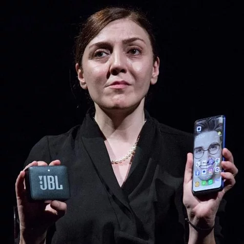 "Υπερβολές!": Έξι τελευταίες παραστάσεις στο Θέατρο Τέχνης