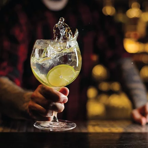 Ένα κοκτέιλ μπαρ με ελληνικά αποστάγματα στο Ωδείο Αθηνών