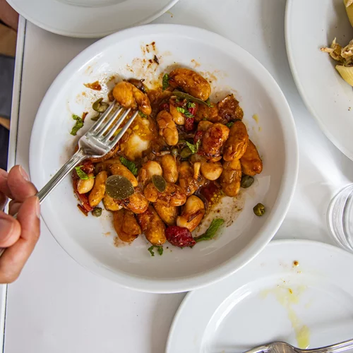 Εστιατόρια που φέρνουν την ελληνική κουζίνα στο προσκήνιο της αθηναϊκής γαστρονομίας