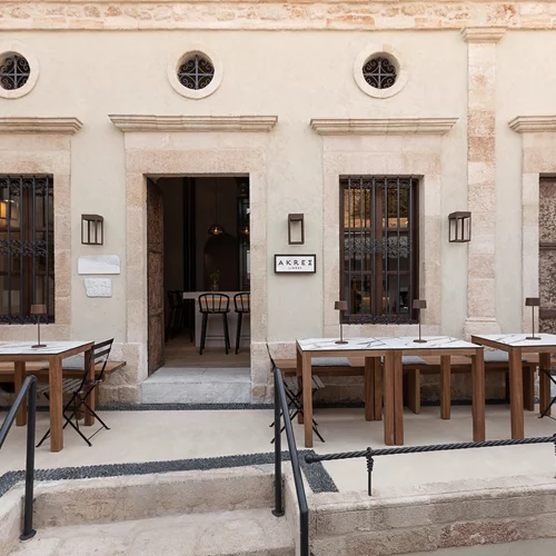 To πιο παλιό καφενείο της Λίνδου και η δεύτερη ζωή του