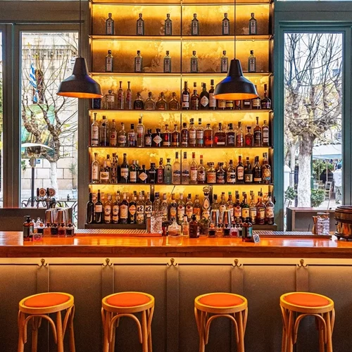 7 νέα μπαρ για ανοιξιάτικα ποτά στην Αθήνα