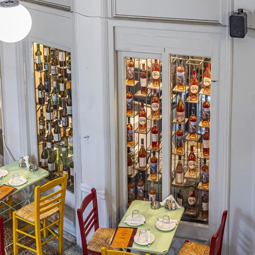 ΑTHeRee: Μαμαδίστικη κουζίνα, μεζέδες και aperivino στη στοά Τοσίτσα