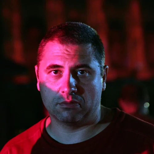 Ο Ράντου Ζούντε μιλά για τον καπιταλισμό, τις "σκατά δουλειές" και το τέλος του κόσμου