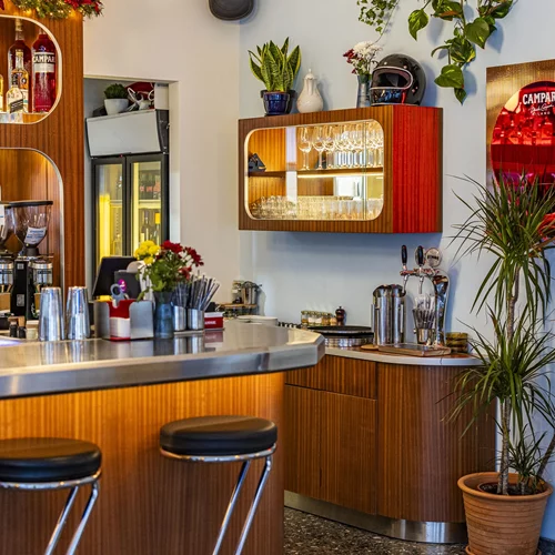 Κόμνα Τράκα: Ένα νέο ολοήμερο σποτ στην Κυψέλη