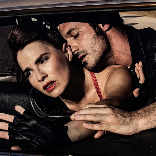 Η Μελία Κράιλινγκ από το "Emily in Paris" στους "Ερωτευμένους" του Bios