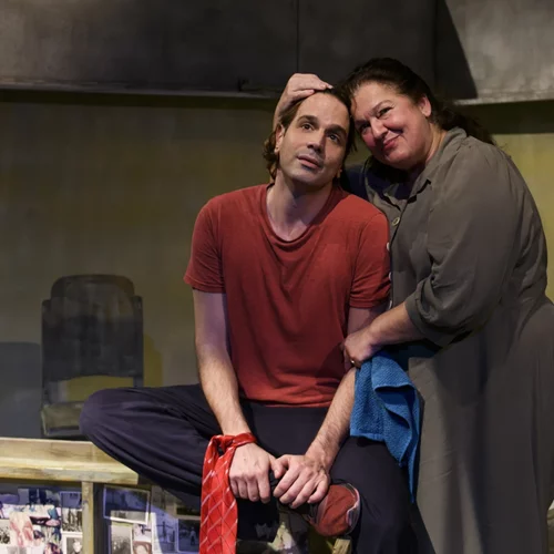 Ο Μάνος Καρατζογιάννης κι η Ερμίνα Κυριαζή σκηνοθετούν ένα έργο που μαλακώνει τη ψυχή