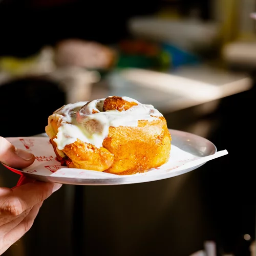 Πού τρώει και πίνει η Αθήνα πριν φύγει για διακοπές