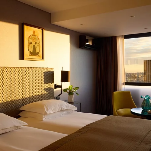 Αστική κομψότητα και διαχρονική φιλοξενία στην καρδιά της πόλης