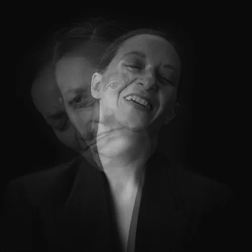 Βίκυ Αδάμου: "Τα αγόρια καταπιέζονται και αυτό τα οδηγεί στο να καταπιέζουν"