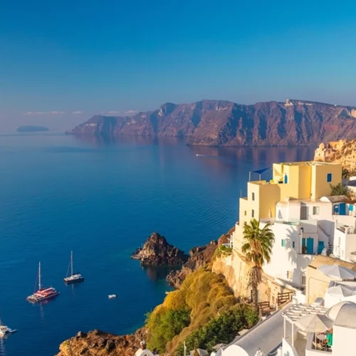 Συνεχίζονται οι σεισμικές δονήσεις στις Κυκλάδες | Προσθήκη έκτακτων πτήσεων από και προς Σαντορίνη