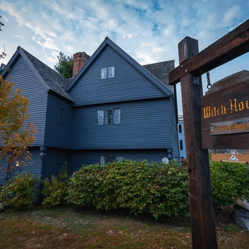 9 τοποθεσίες γυρισμάτων ταινιών τρόμου για αυθεντική Halloween εμπειρία