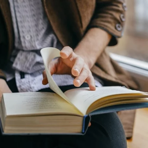 Τι διαβάζει ο κόσμος σύμφωνα με την Πολιτεία;