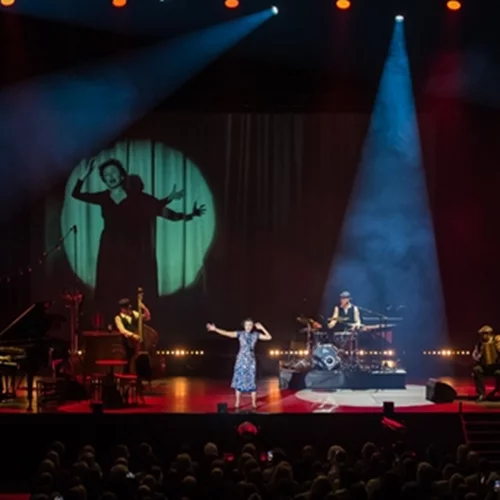 "Piaf! the show": Μια συναυλία φόρος τιμής στην Edith Piaf στον Λυκαβηττό