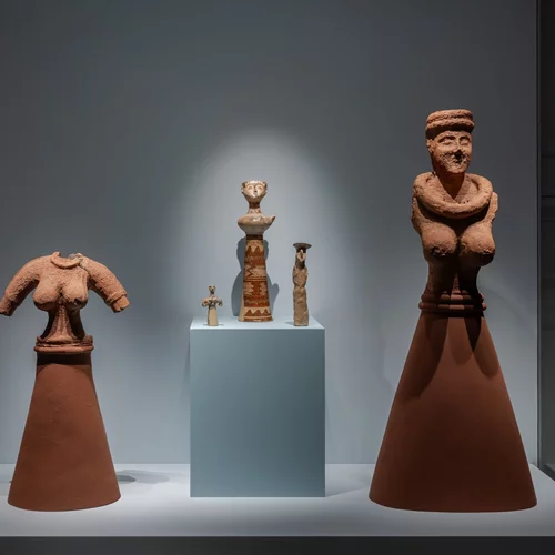 Γνωρίστε τις θρυλικές "Κυκλαδίτισσες" του Μουσείου Κυκλαδικής Τέχνης