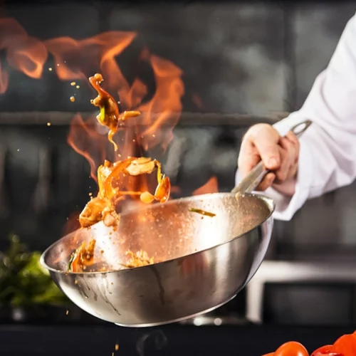 Τι δουλειά έχουν οι γυναίκες στην (επαγγελματική) κουζίνα;