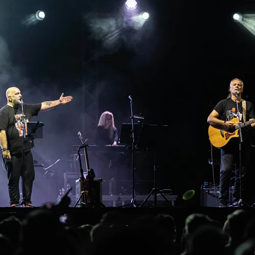 Ακούστε το νέο τραγούδι των Πυξ Λαξ