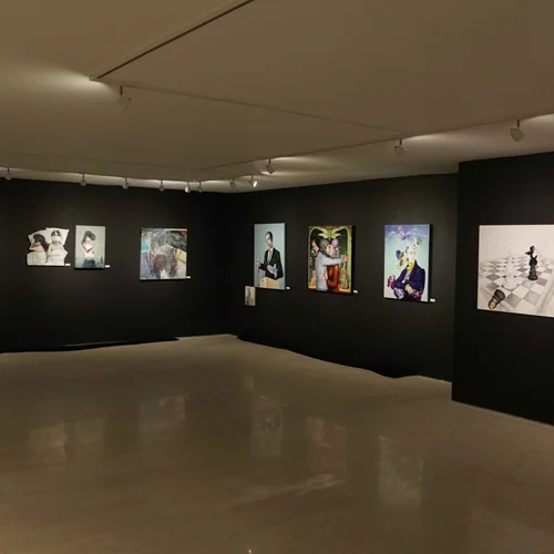 Ξενάγηση για το finissage της έκθεσης "Black Humor" στη Sianti