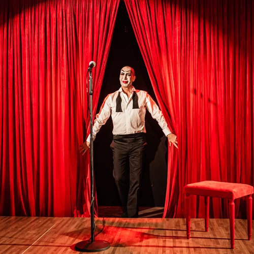 Πέντε θεατρικές παραστάσεις επιστρέφουν στη σκηνή