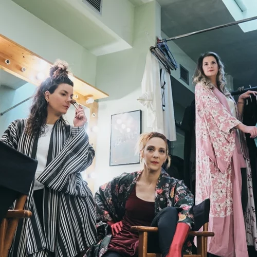 "Απόψε αυτοσχεδιάζουμε": Η θεατρική ομάδα κωφών "Τρελά χρώματα" ανεβάζει Πιραντέλλο