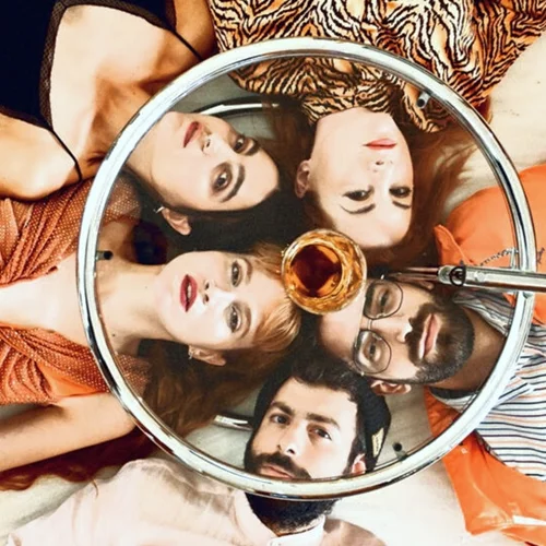 "(Love me) Tinder": Δίγλωσση performance στο Theatre of the No