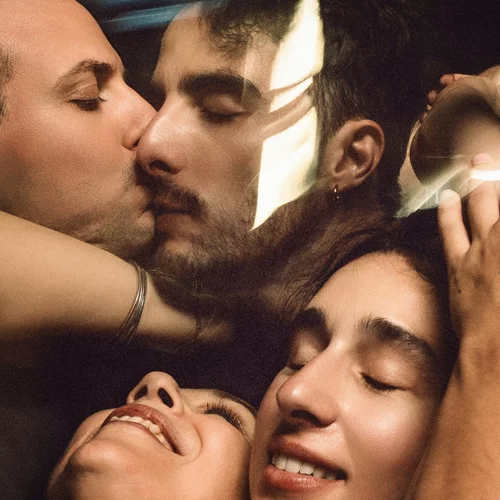 "Γυάλινος Κόσμος": Μετά την παγκόσμια πρεμιέρα στη Νάπολη έρχεται στο Θέατρο Τέχνης Καρόλου Κουν