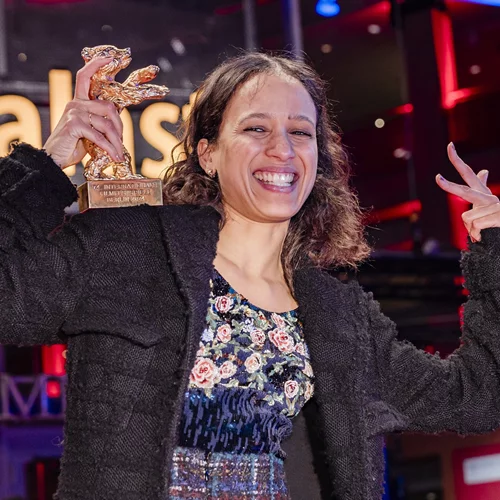 Μπερλινάλε 2024: Ιστορική και πολιτική Χρυσή Άρκτος στο "Dahomey"