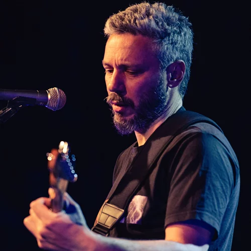 Ο Αλκίνοος Ιωανίδης κάνει στάση στο Rockwave 2025