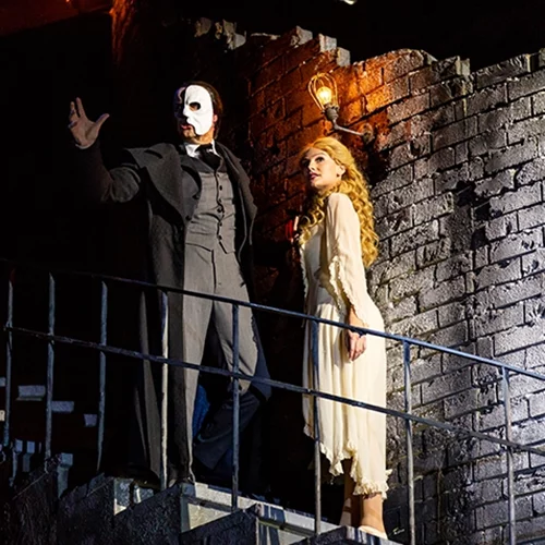"Phantom of the opera": Δείτε φωτογραφίες λίγο πριν την πρεμιέρα στο Christmas Theater