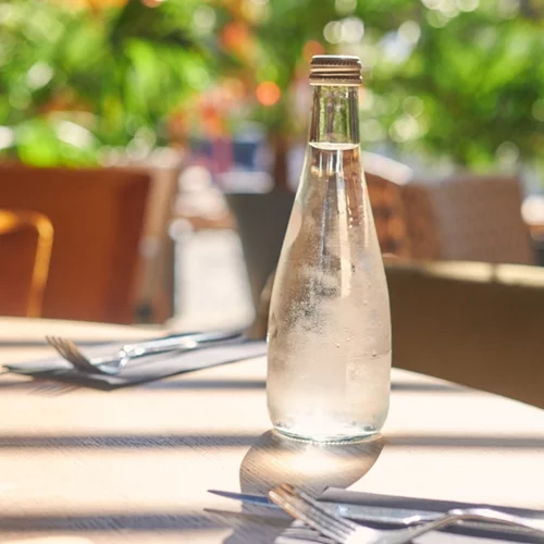 Ίσως ήρθε η ώρα να μιλήσουμε για το νερό στα εστιατόρια