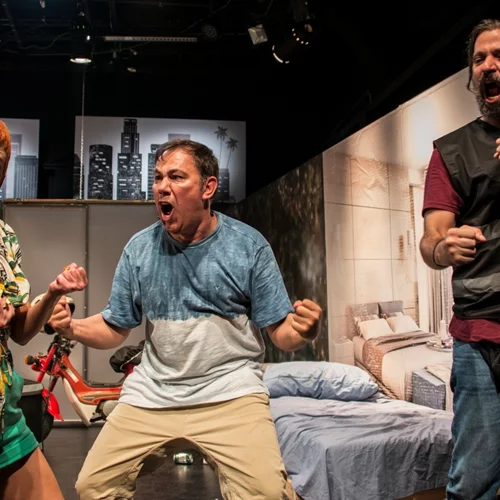 "Καλιφόρνια Ντρίμιν 2", 20 χρόνια μετά": Δείτε φωτογραφίες από την παράσταση του θεάτρου Από Μηχανής