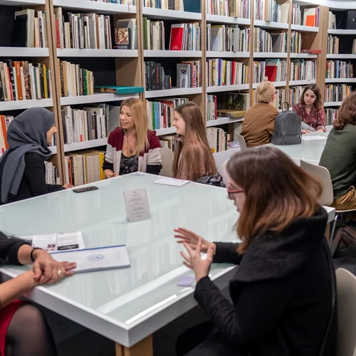 Άνθρωποι γίνονται "ανοιχτά βιβλία" στο Ίδρυμα Βασίλη & Ελίζας Γουλανδρή