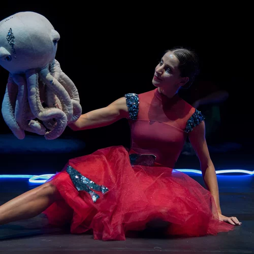 "Underwater": Θεατρικό ταξίδι για βρέφη "κάτω από το νερό" στη Λυρική