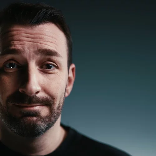 "Ο ελέφαντας στο δωμάτιο": Ο Γιώργος Χατζηπαύλου έρχεται με νέο stand up σόλο στο Μέγαρο