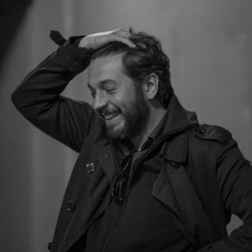 Ο Ορέστης Τάτσης γράφει για το "Τέλος της μικρής μας πόλης" στο θέατρο Rabbithole