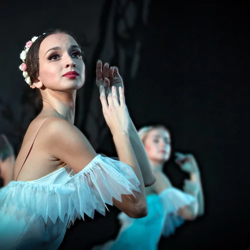 Απολαύστε τη "Ζιζέλ" με 120 χορευτές στο Ηρώδειο