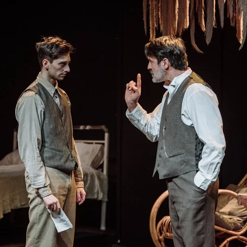 Εορταστική προσφορά για την παράσταση "Ανατολικά της Εδέμ"